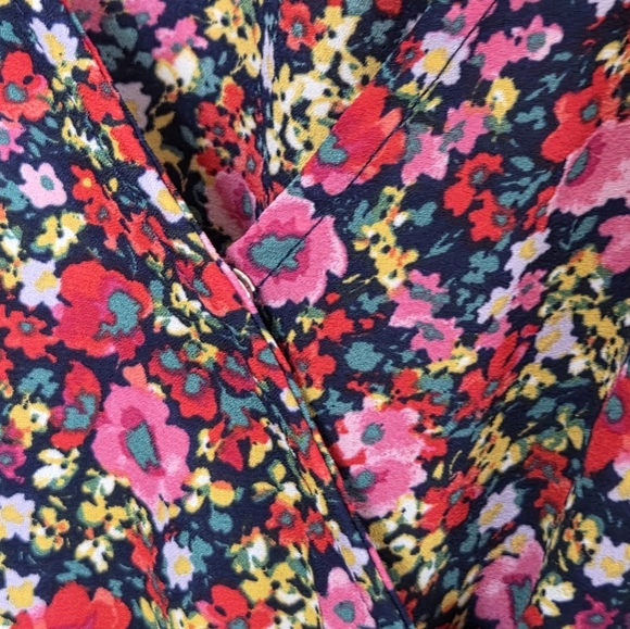 Bobeau | Colorful Floral Faux Wrap Short Sleeve Ruffle Collar Blouse Size 3X - Picture 3 of 6